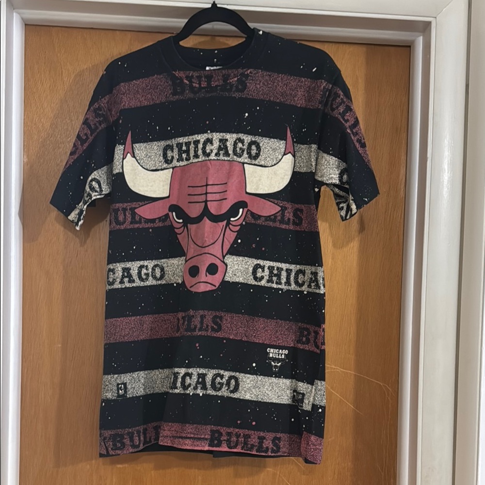 Vintage 1990s Chicago Bulls Graphic T-Shirt